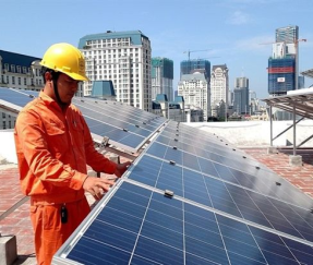 Điện mặt trời áp mái rất sôi động